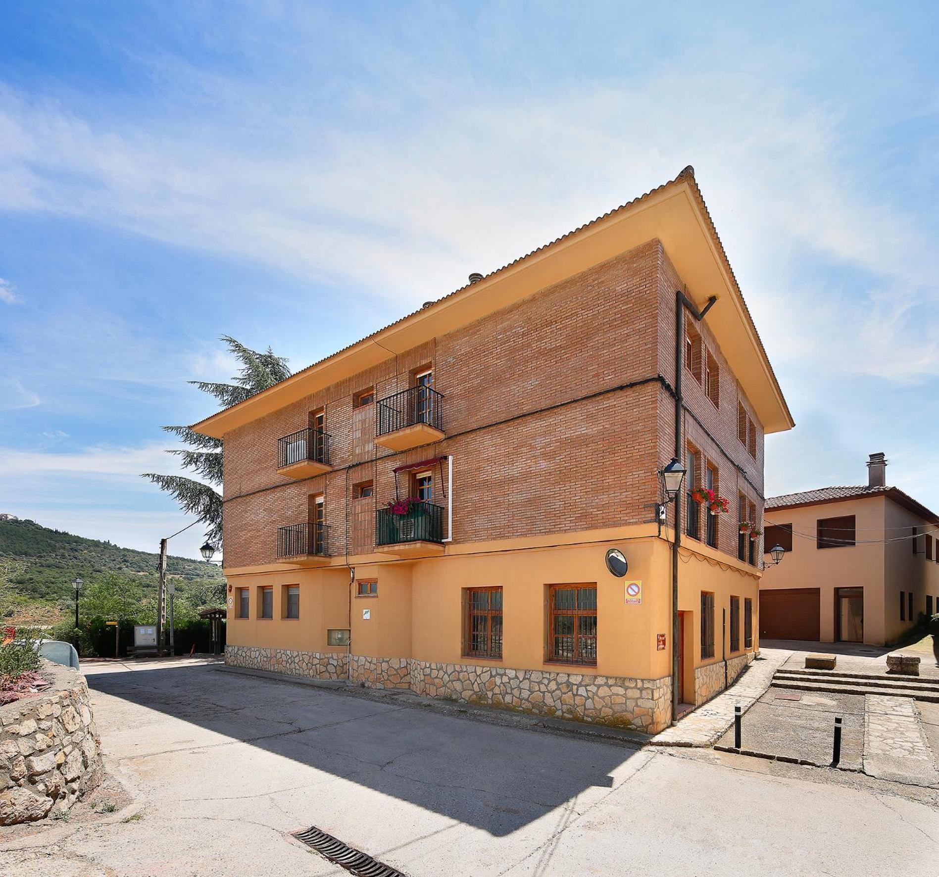 Albergue Sierra de Arbe Naval Exterior foto